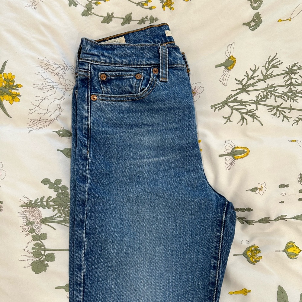 Levi's Premium Wedgie Straight Jeans (26)
